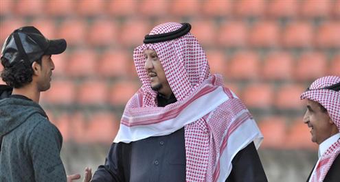 الحوسني يزور تدريبات النصر قبيل التوقيع رسمياً